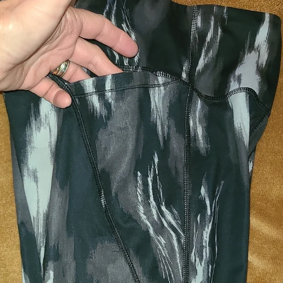 Blue and Black Patterned Leggings - Picture 5 of 5